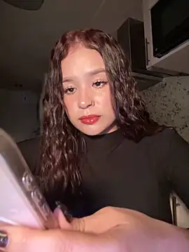 bella parisi online show from March 2, 2025, 3:45 am