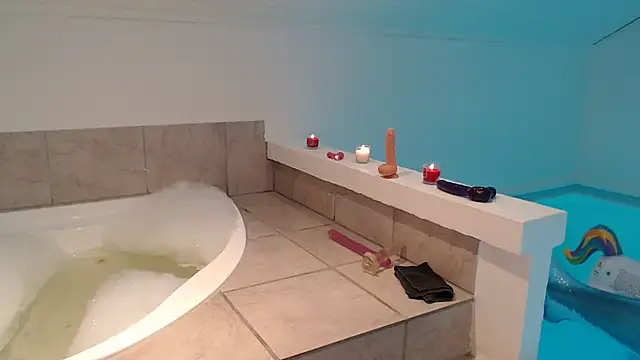 little-laura online show from January 24, 2025, 2:51 pm