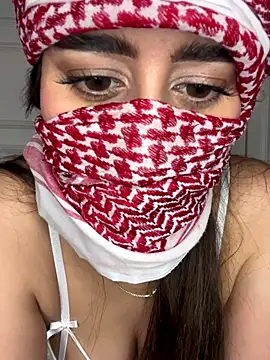 Snapshot of arabiaAna chatting on October 10, 2025, 12:17 pm arabiaAna online show from October 10, 2025, 12:17 pm