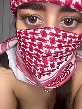 Snapshot of arabiaAna chatting on October 12, 2025, 5:31 am arabiaAna online show from October 12, 2025, 5:31 am