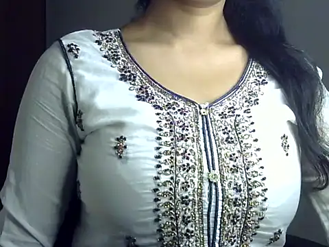 Snapshot of SiaraSiyA chatting on July 8, 2026, 5:24 pm SiaraSiyA online show from July 8, 2026, 5:24 pm