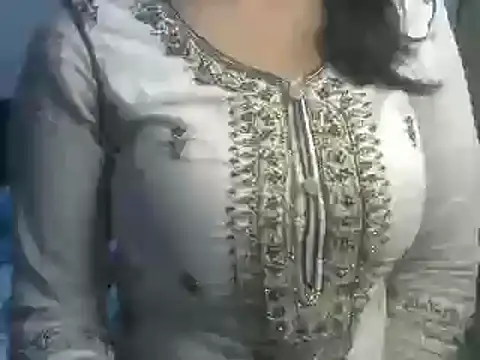 Snapshot of SiaraSiyA chatting on February 9, 2025, 6:05 pm SiaraSiyA online show from February 9, 2025, 6:05 pm