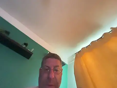 bigboy6880 online show from June 13, 2026, 4:43 am