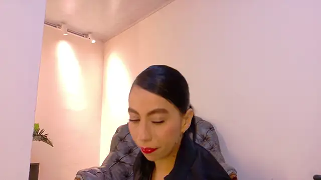 niky smit online show from October 13, 2025, 11:01 am