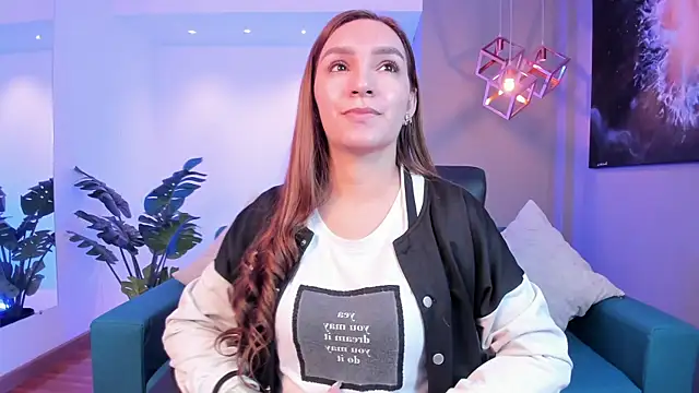 miataylorr1 online show from October 18, 2025, 12:07 pm