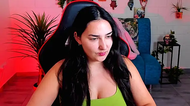 Snapshot of CeceliaJohnson chatting on October 3, 2025, 8:05 am CeceliaJohnson online show from October 3, 2025, 8:05 am