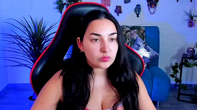 Snapshot of CeceliaJohnson chatting on October 17, 2025, 8:06 am CeceliaJohnson online show from October 17, 2025, 8:06 am