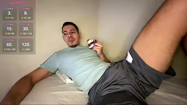 Snapshot of steven_clain chatting on October 5, 2025, 11:01 am steven clain online show from October 5, 2025, 11:01 am