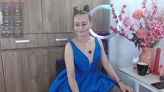 magenta maturr online show from October 6, 2025, 7:58 pm