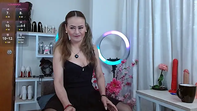 Snapshot of magenta_maturr chatting on September 14, 2025, 1:33 pm magenta maturr online show from September 14, 2025, 1:33 pm