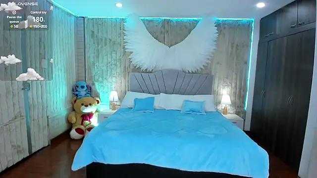 floryn susana online show from February 12, 2025, 3:40 am