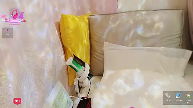 Snapshot of Anne-Sweet chatting on February 5, 2026, 12:39 am Anne-Sweet online show from February 5, 2026, 12:39 am