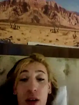 Snapshot of andreahhill chatting on June 5, 2026, 1:54 am andreahhill online show from June 5, 2026, 1:54 am
