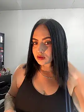 mia anyeli online show from October 22, 2025, 3:39 am