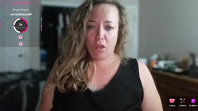 julimonroe online show from September 10, 2025, 9:19 am