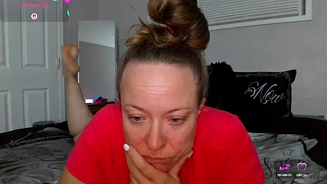 Snapshot of julimonroe chatting on September 23, 2025, 2:18 am julimonroe online show from September 23, 2025, 2:18 am