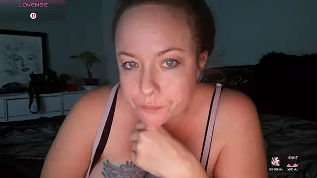 julimonroe online show from February 4, 2026, 3:34 am