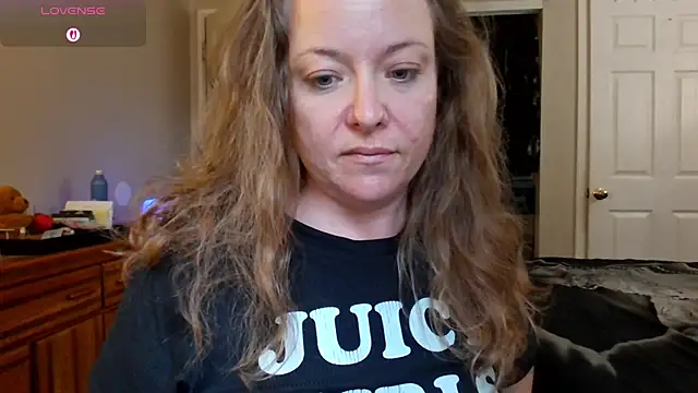 Snapshot of julimonroe chatting on September 24, 2025, 3:07 pm julimonroe online show from September 24, 2025, 3:07 pm