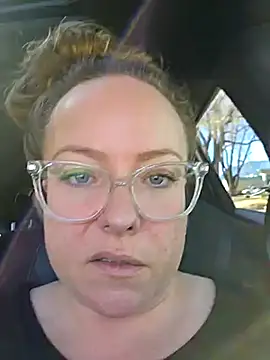 julimonroe online show from March 7, 2025, 4:11 pm