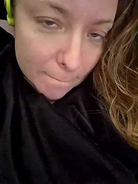julimonroe online show from March 1, 2025, 11:37 pm