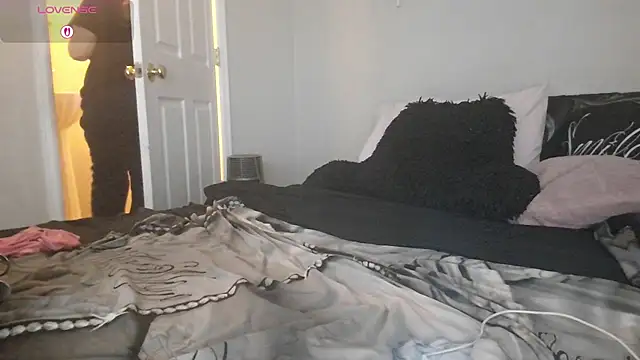 julimonroe online show from December 19, 2025, 2:59 am