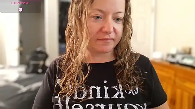 julimonroe online show from September 9, 2025, 2:59 pm