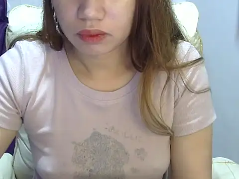    zurIII09  online show from April 19, 2026, 10:01 pm