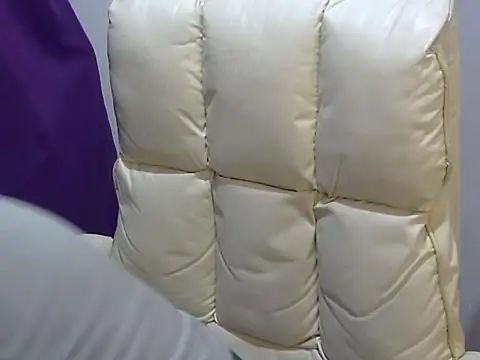    zurIII09  online show from March 1, 2026, 8:25 am