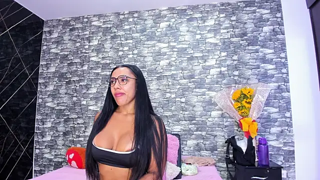 HeidyWillss online show from December 15, 2024, 7:31 pm