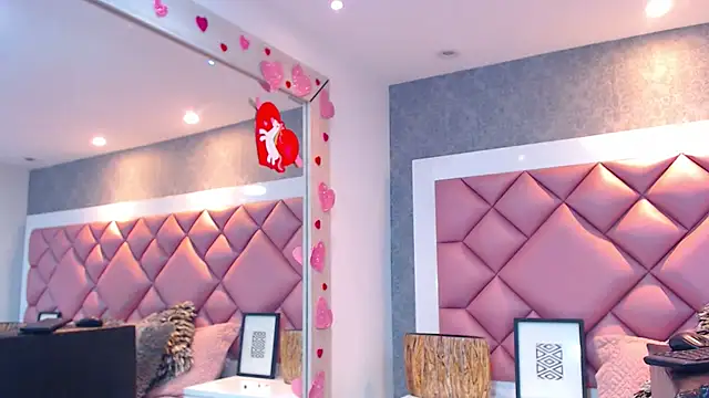 Snapshot of DanielaDuff chatting on October 19, 2025, 7:27 pm DanielaDuff online show from October 19, 2025, 7:27 pm