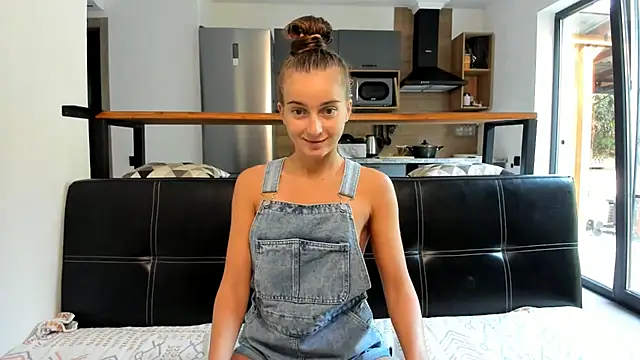 ElizSweet online show from November 12, 2025, 10:30 am