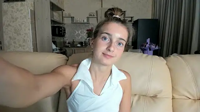 ElizSweet online show from March 9, 2025, 8:10 pm