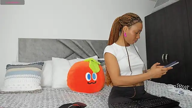 Sweetcocoa- online show from October 29, 2025, 7:46 pm