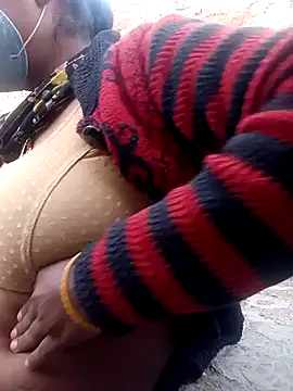 Snapshot of Lattika-Bhabhi chatting on January 18, 2025, 11:54 am Lattika-Bhabhi online show from January 18, 2025, 11:54 am