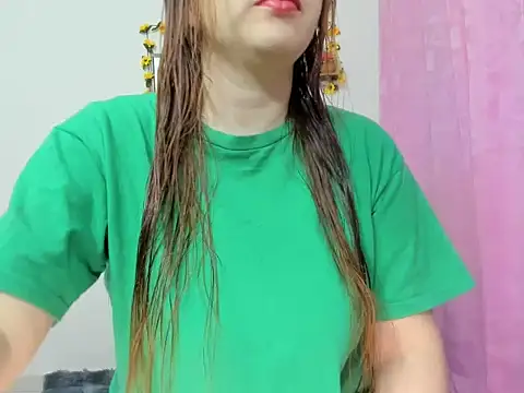 Snapshot of lorenitabella chatting on September 18, 2025, 7:55 am lorenitabella online show from September 18, 2025, 7:55 am