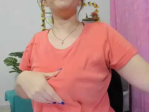 Snapshot of lorenitabella chatting on September 23, 2025, 8:10 am lorenitabella online show from September 23, 2025, 8:10 am