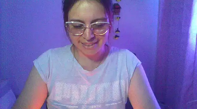 lorenitabella online show from February 27, 2025, 9:29 am
