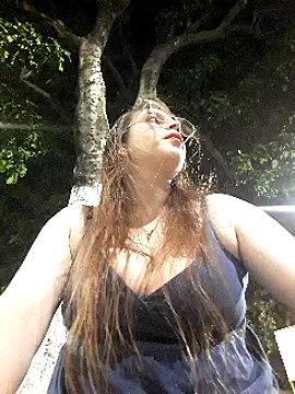 lorenitabella online show from February 28, 2025, 2:09 am