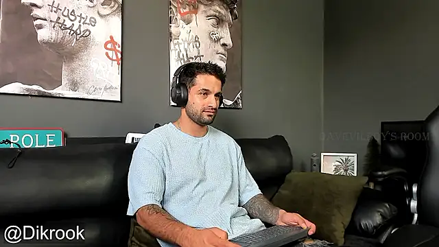 Davevilboy online show from December 2, 2024, 1:52 pm