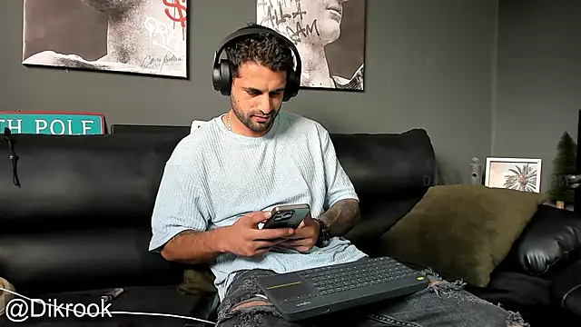 Davevilboy online show from December 2, 2024, 4:59 pm