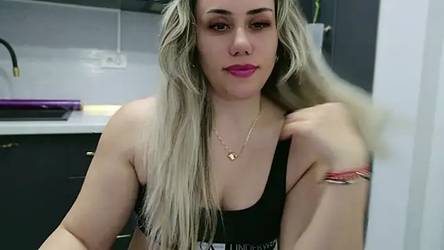 Snapshot of Annyfit4you chatting on March 3, 2025, 8:54 pm Annyfit4you online show from March 3, 2025, 8:54 pm