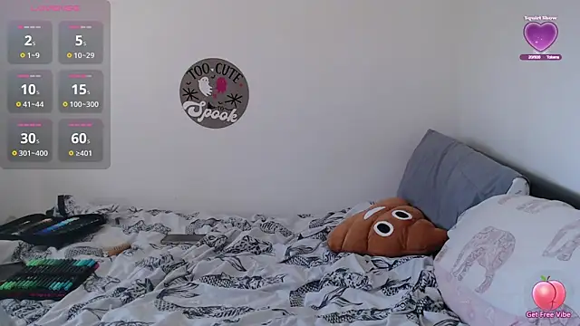 Snapshot of Rebecca_Summer chatting on September 25, 2025, 12:22 pm Rebecca Summer online show from September 25, 2025, 12:22 pm