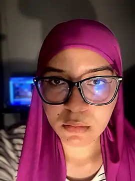 MatchedEyebrow online show from January 15, 2026, 9:51 pm