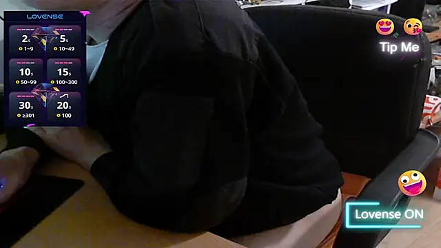 Snapshot of sexmenlion chatting on January 6, 2025, 6:31 pm sexmenlion online show from January 6, 2025, 6:31 pm
