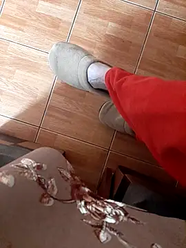 feet toes online show from November 20, 2025, 6:58 am