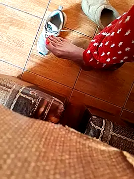 Snapshot of feet_toes chatting on February 26, 2025, 6:19 am feet toes online show from February 26, 2025, 6:19 am