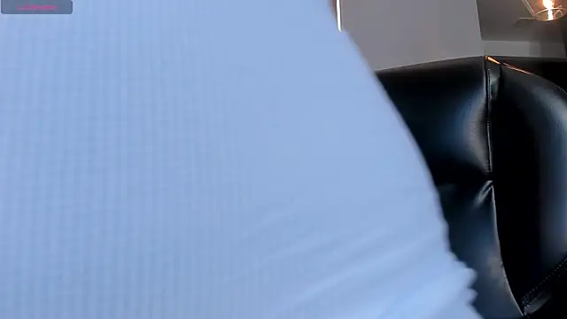 MadelineFox online show from December 21, 2025, 10:28 am