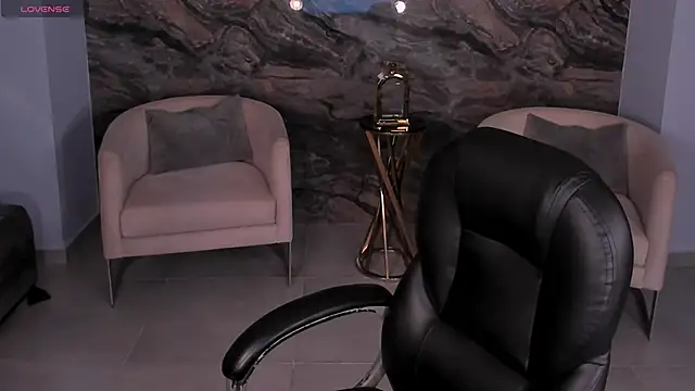 MadelineFox online show from February 25, 2026, 8:36 am