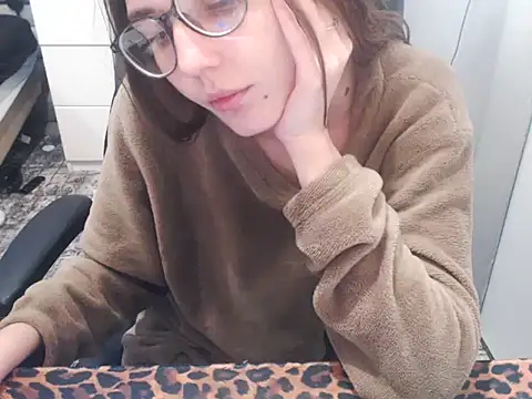 Snapshot of Laco-cO chatting on December 14, 2025, 12:50 am Laco-cO online show from December 14, 2025, 12:50 am