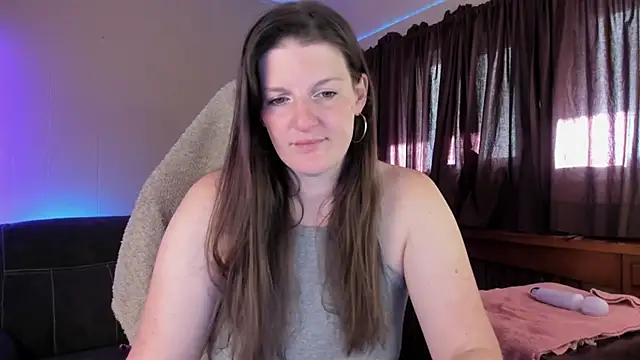 Kelly Carolina online show from November 14, 2025, 1:04 pm